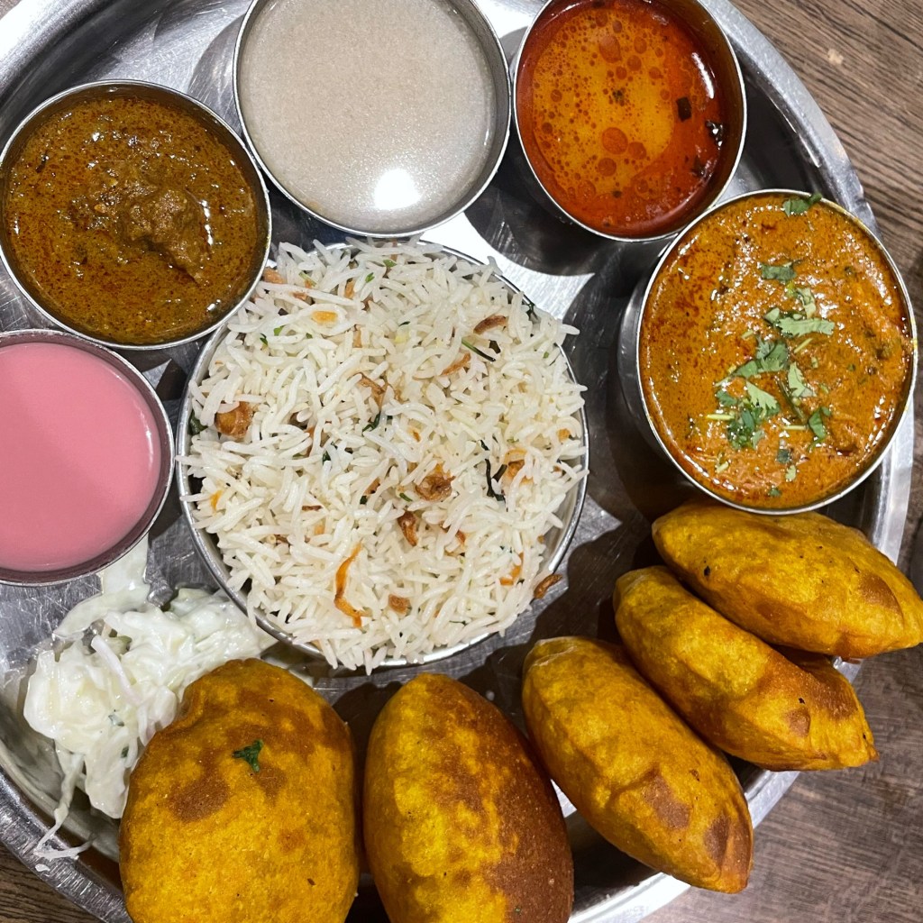 Kombadi Vade ( Kokani&nbsp;style)