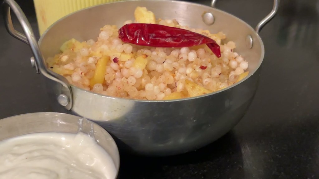 उपवासाची साबुदाणा खिचडी | Sabudana Khichdi Recipe in Marathi